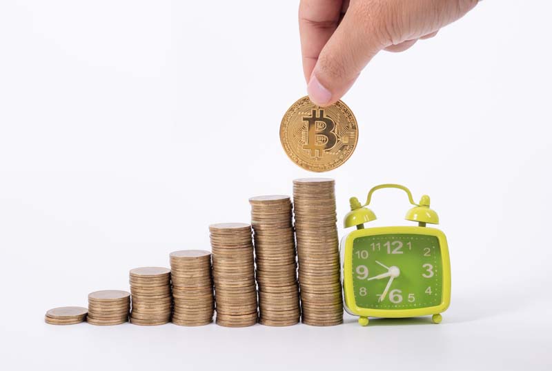 عکس نمودار بیت کوین ها و ساعت