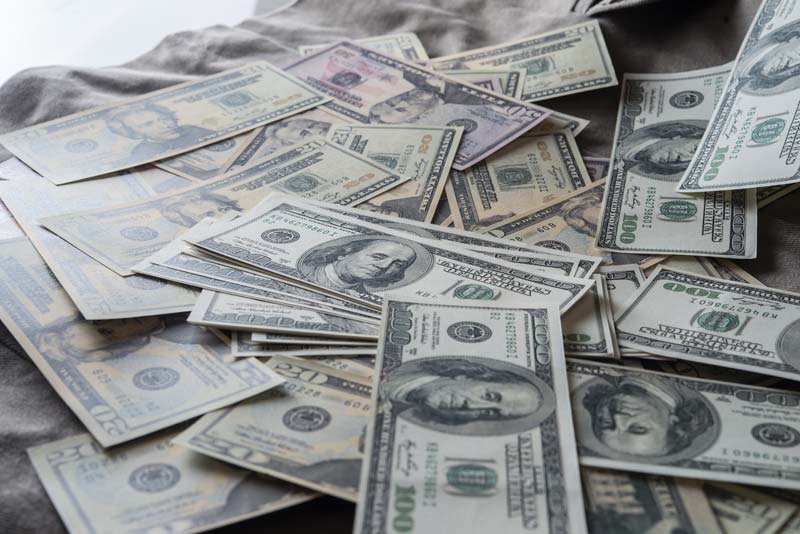 دانلود عکس با کیفیت پخش دلار ها