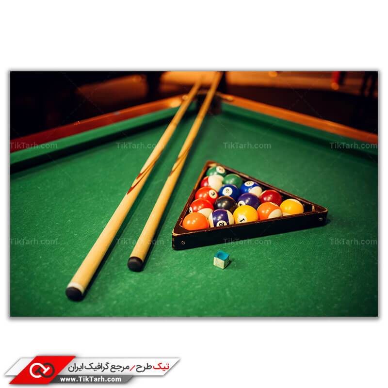 تصویر بسیار با کیفیت توپ و چوب بیلیارد