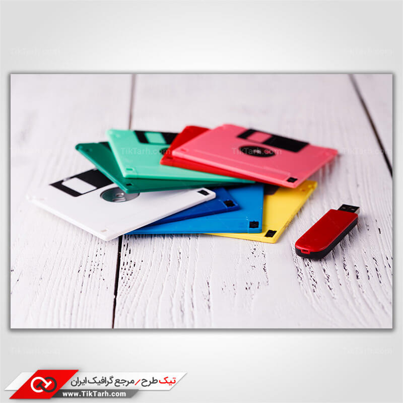 تصویر باکیفیت فلش و فلاپی دیسک