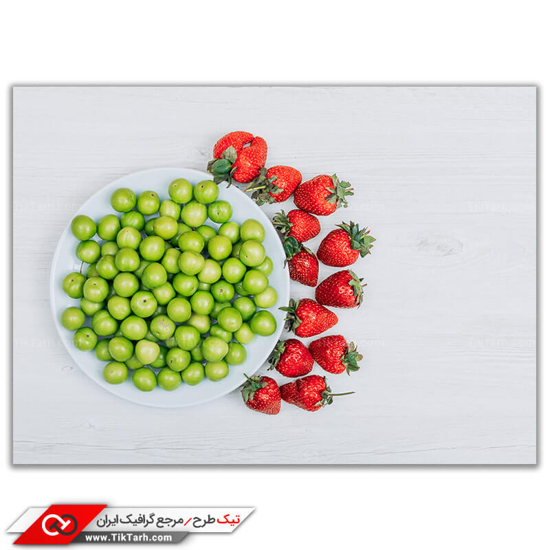 دانلود تصویر باکیفیت آلوچه و توت فرنگی