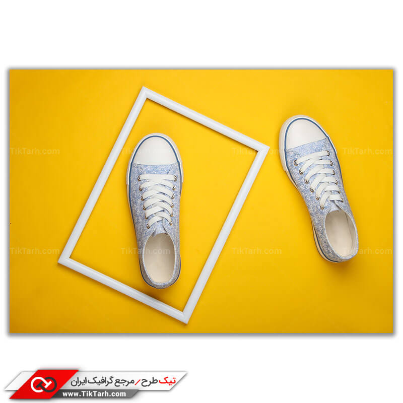 عکس گرافیکی لارج فرمت کفش کتانی طوسی