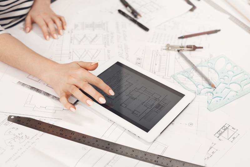 عکس باکیفیت مهندس نقشه کشی ساختمان