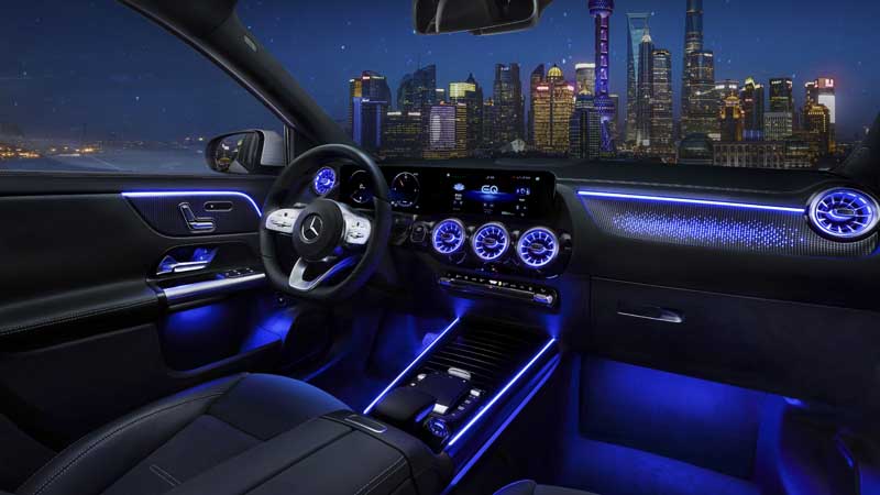عکس باکیفیت از کابین هوشمند مرسدس بنز 2021