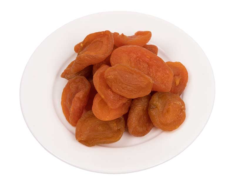 طرح زردآلو خشک داخل بشقاب