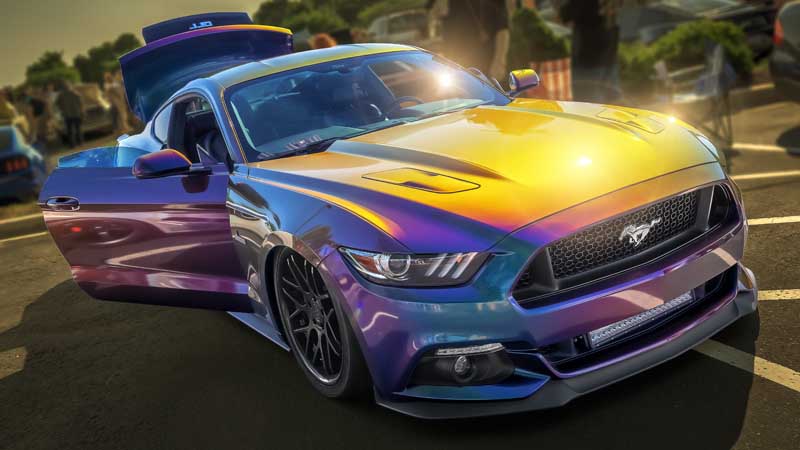 عکس با کیفیت ماشین فورد موستانگ بنفش