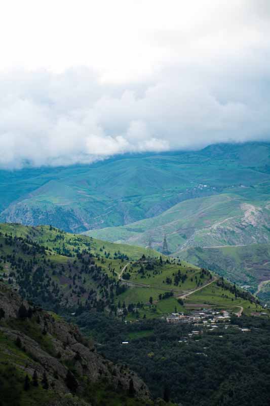 تصویر گردنه حیران از نمای دور