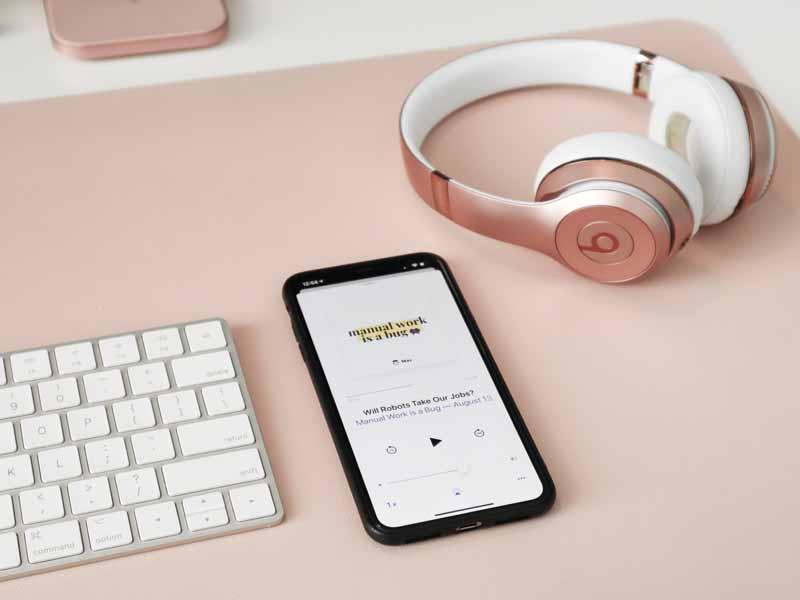 تصویر لارج فرمت آیفون و هدفون بیتس
