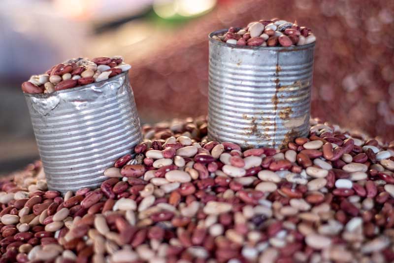 دانلود عکس گرافیکی لوبیا چیتی و قوطی کنسرو