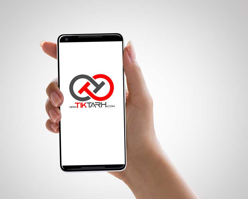 طرح موکاپ گوشی موبایل در دست