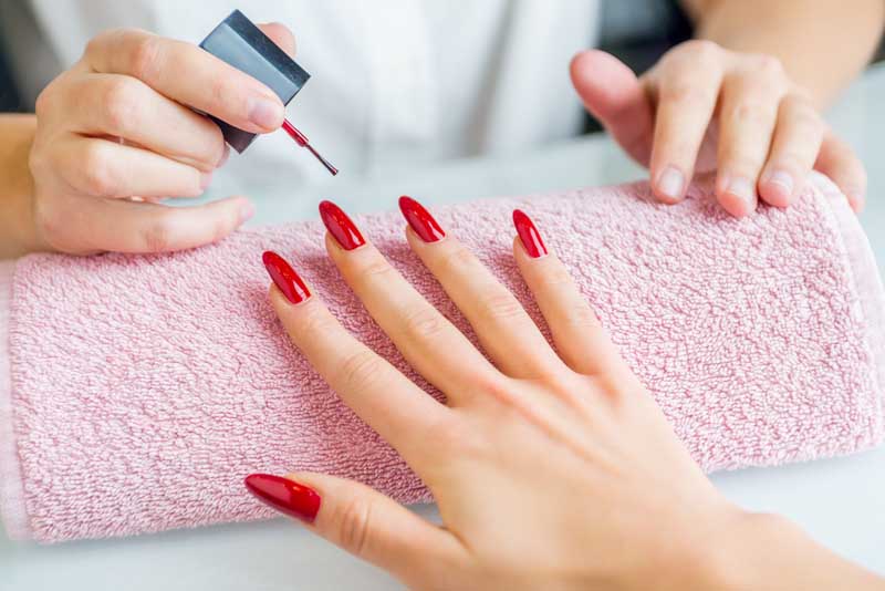 عکس لارج فرمت لاک ناخن قرمز