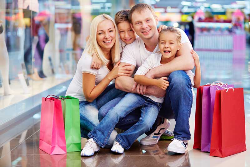 دانلود عکس با کیفیت خانواده ای پس از خرید کردن