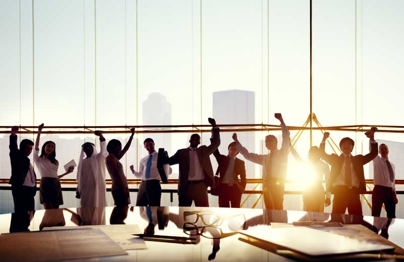 دانلود عکس لارج فرمت شادی در شرکت