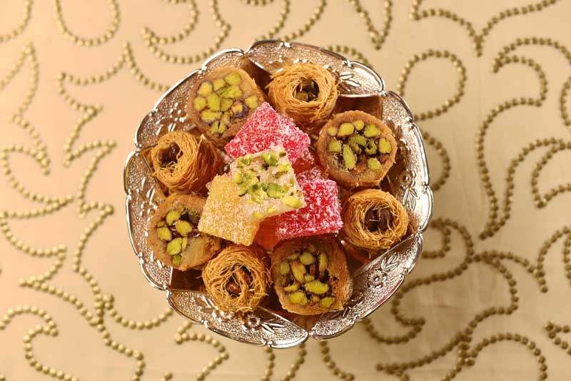 تصویر گرافیکی شیرینی و باسلوق