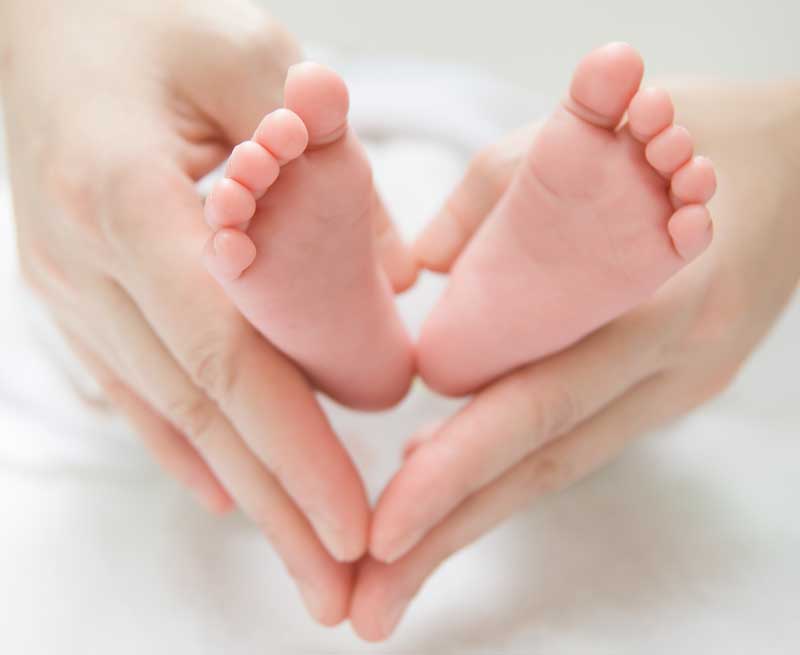 دانلود تصویر باکیفیت دست و پای کوچک بچه