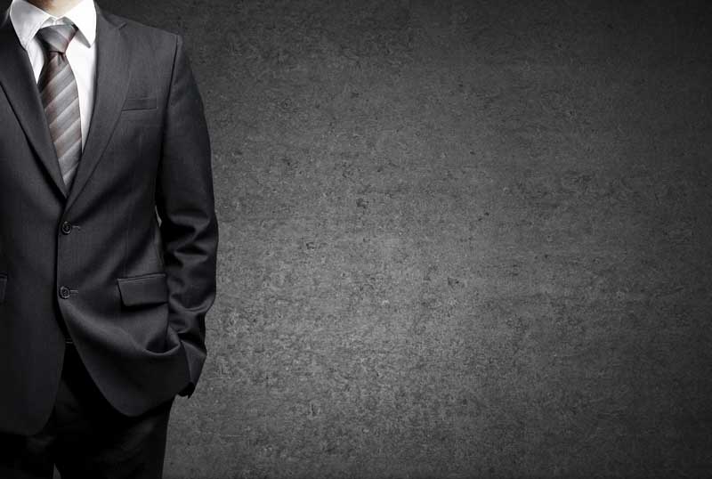 عکس از مرد با کت و شلوار و کراوات