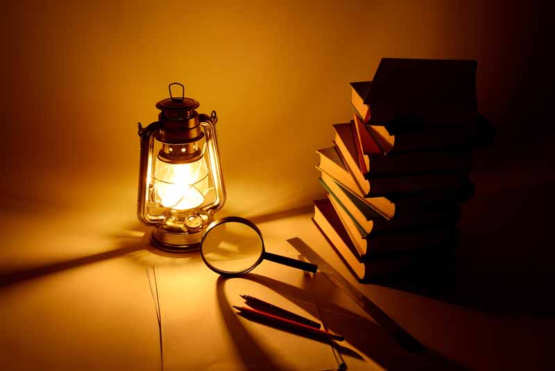 عکس با کیفیت از فانوس و ذره بین