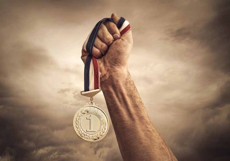 عکس با کیفیت از مدال طلا