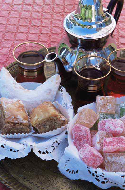 تصویر با کیفیت از شیرینی و چای