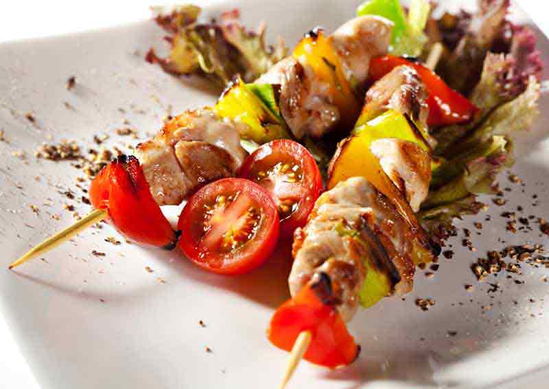 عکس لارج فرمت از دو سیخ جوجه کباب