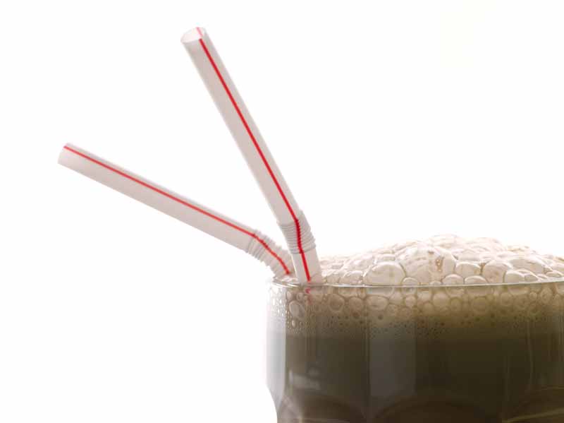 عکس زیبا از گوشه لیوان شیر کاکائو