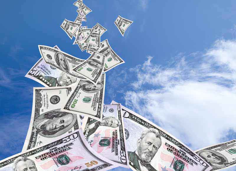 دانلود عکس با کیفیت از بارش 50 و 100 دلاری