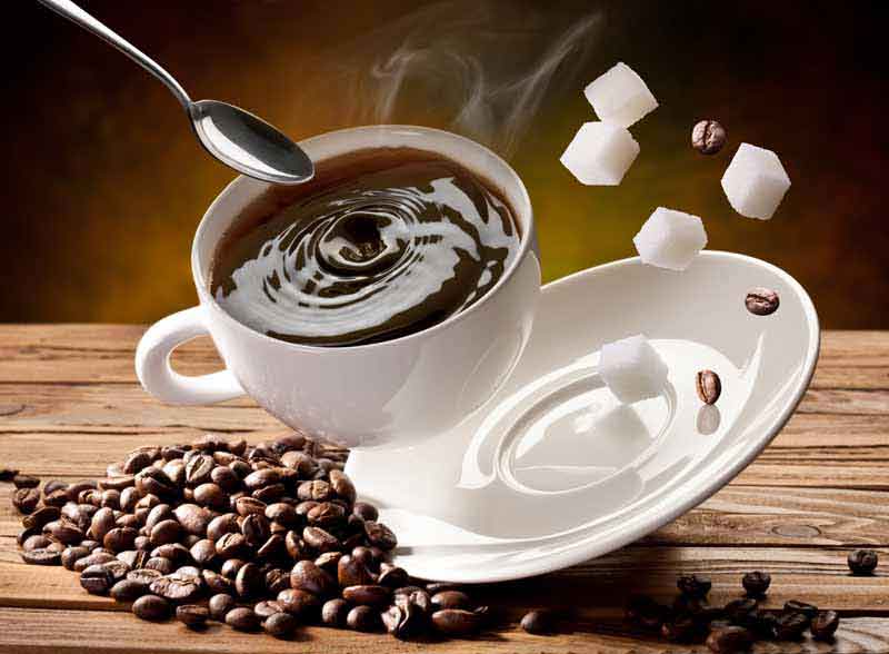 تصویر زیبا از  هم زدن قهوه