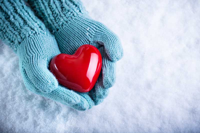 دانلود عکس قلب و دست دستکش دار