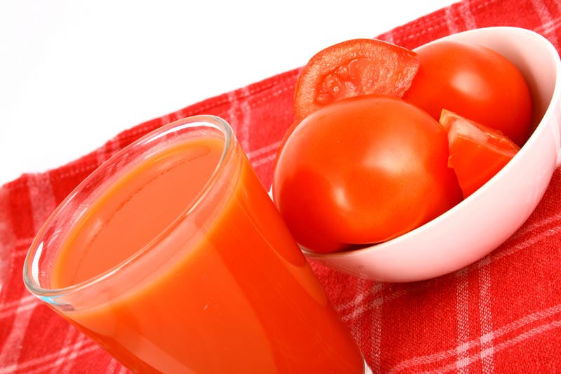 تصویر زیبا از آب گوجه تازه